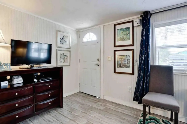 Room 5 of 35