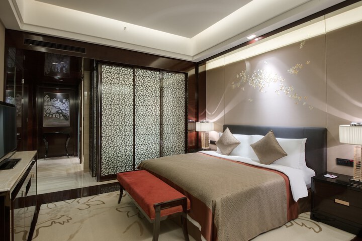 Room 16 of 159