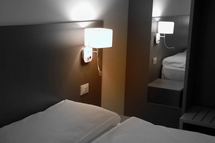 Room 13 of 42