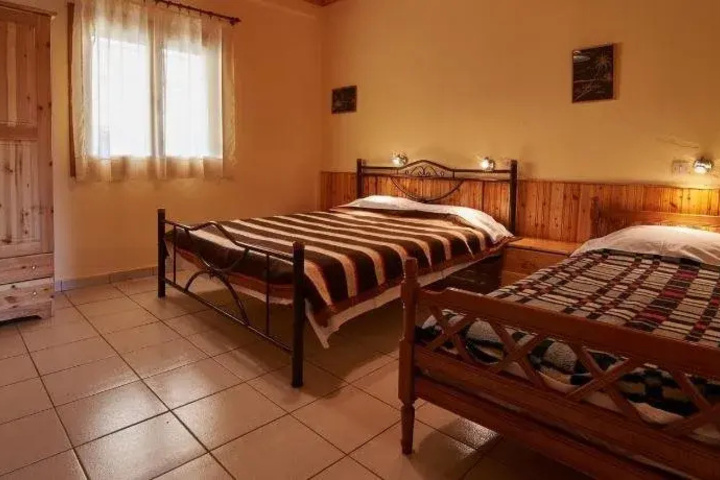 Room 5 of 15