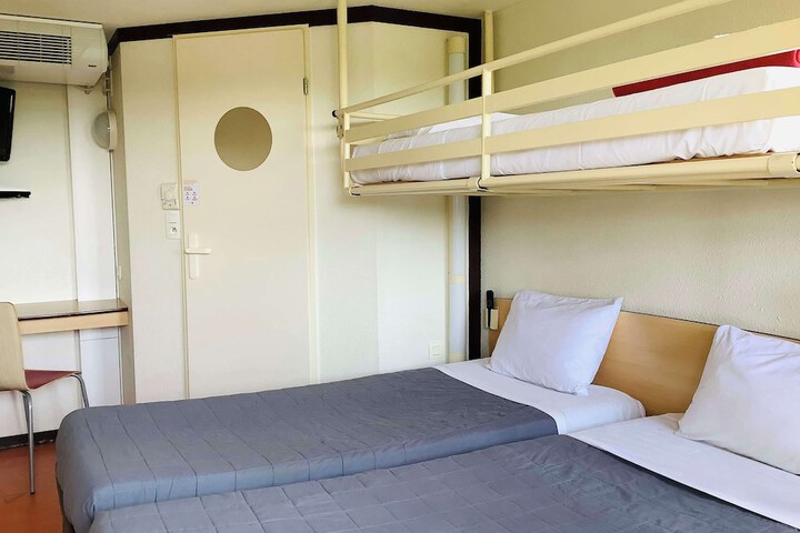 Room 19 of 44