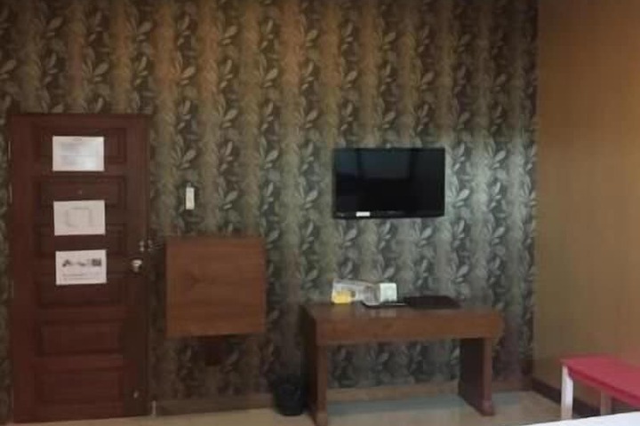 Room 14 of 19