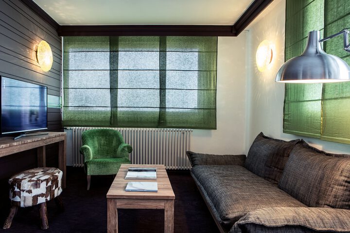 Room 4 of 53