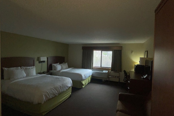 1 King Bed Suite (13 of 17)