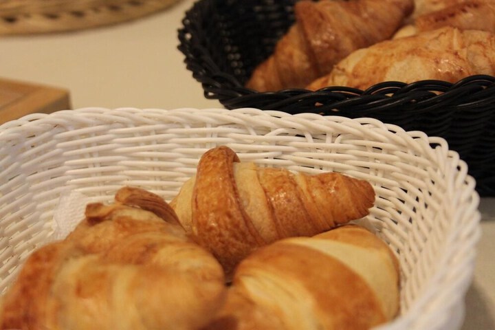 Breakfast/Coffee Service 28 of 45