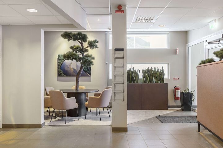 Guest Lobby