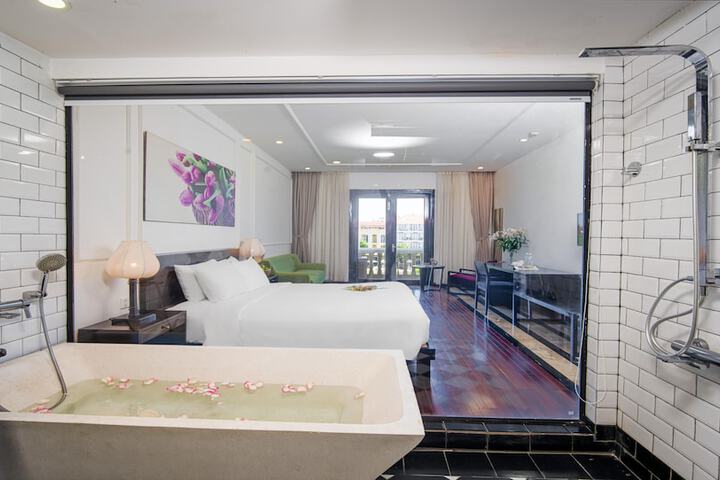 Room 34 of 60