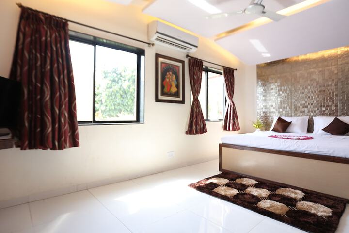 Room 3 of 68