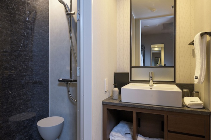 Room 80 of 121