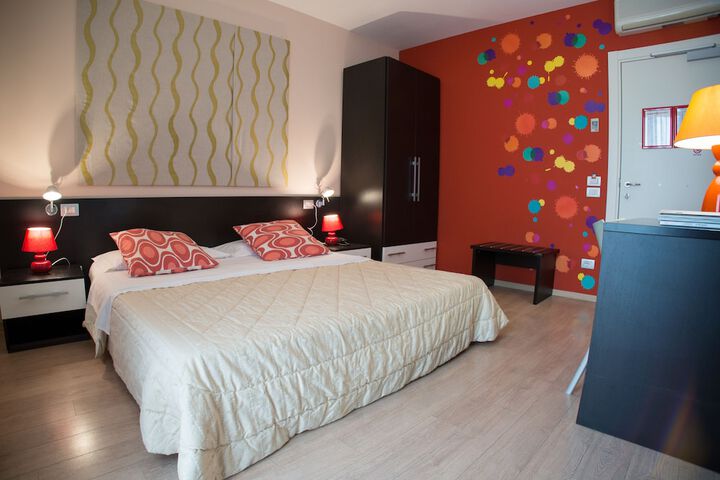 Room 3 of 22