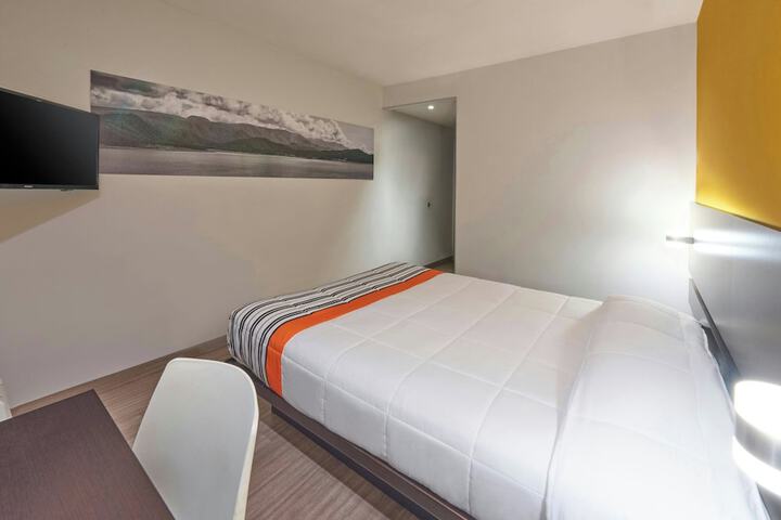 Room 15 of 52