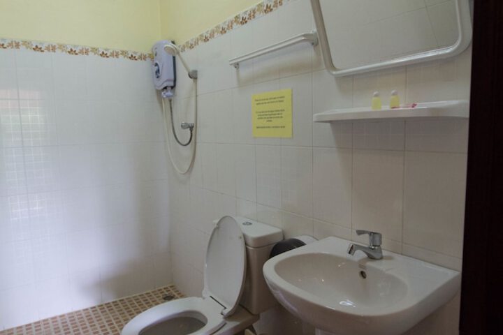 Room 64 of 80