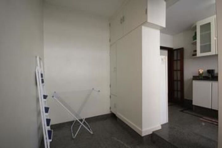 Room 21 of 34