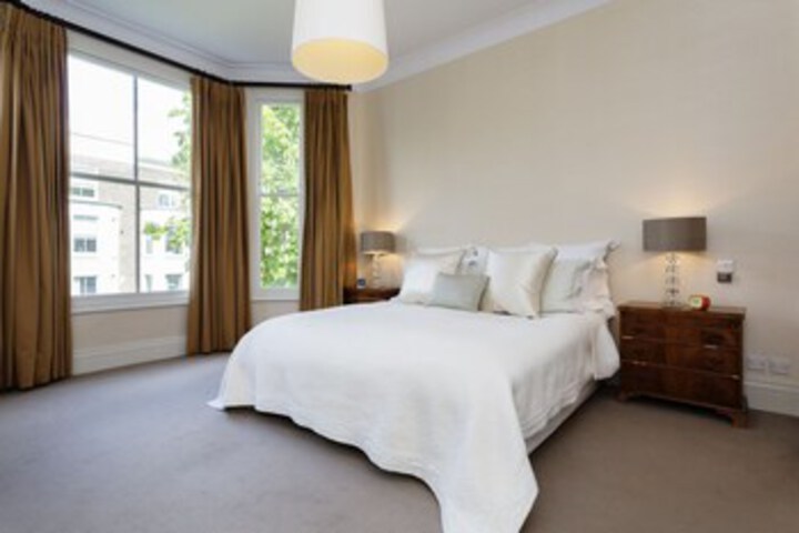 Room 4 of 4