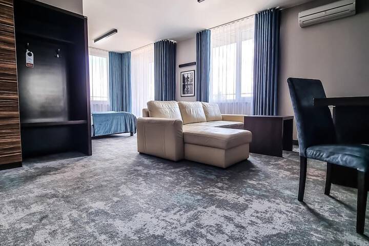 Room 12 of 47