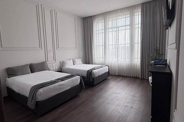 Room 2 of 18