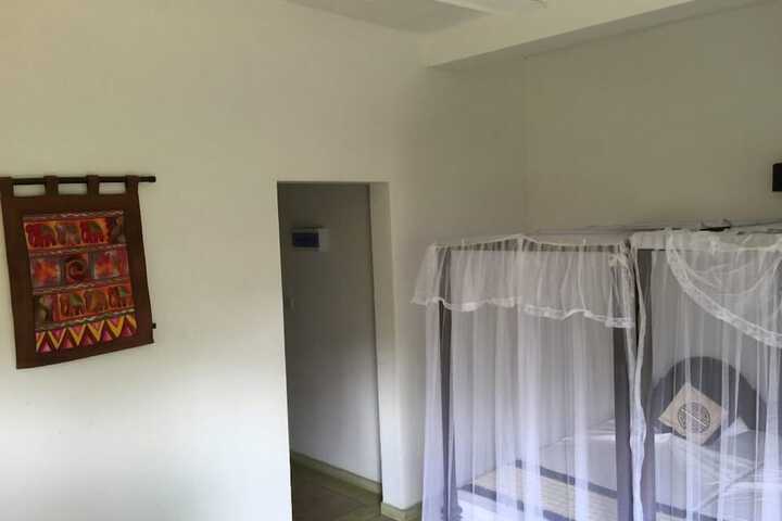 Room 33 of 118