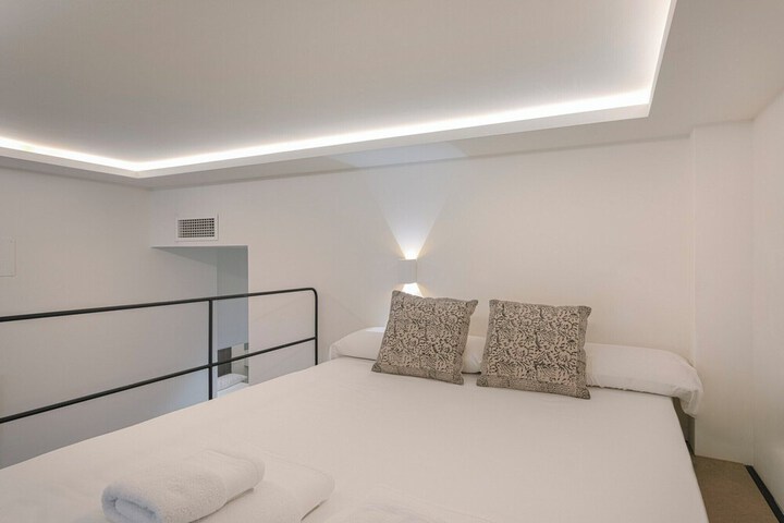 Room 25 of 82
