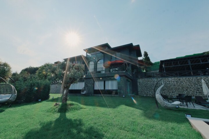 Hotel Exterior 64 of 67