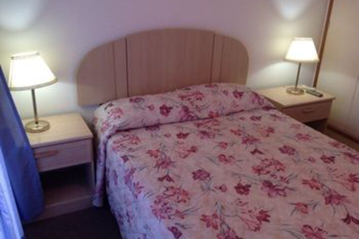 Room 9 of 29