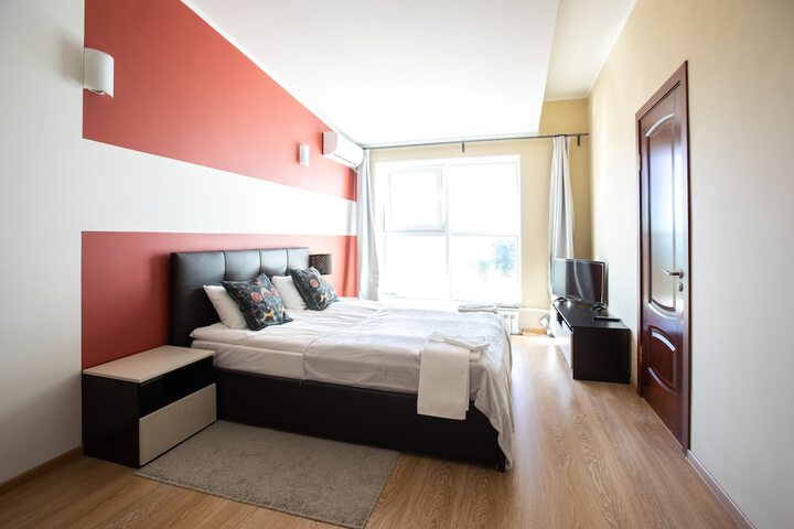 Room 16 of 28