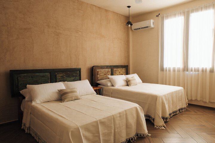 Room 25 of 83