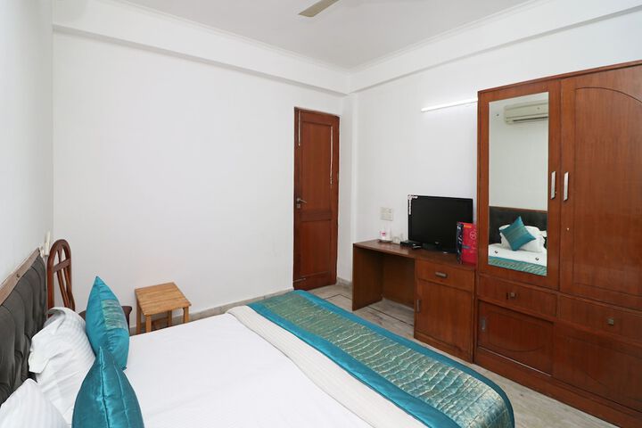 Room 5 of 27