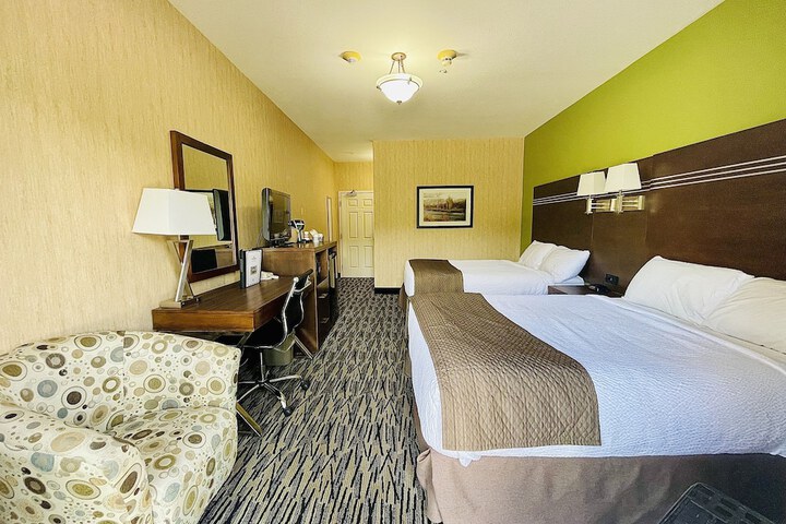 Room 4 of 112