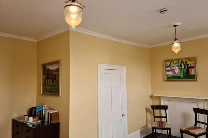 Room 8 of 136