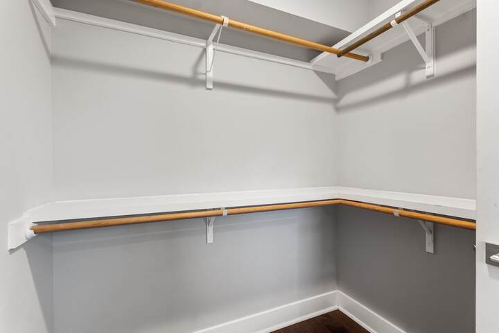 Room 118 of 860