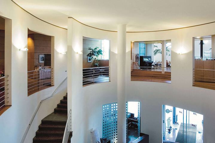 Entrance & Lobby
