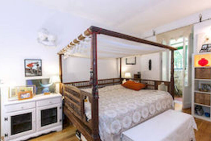 Room 105 of 168
