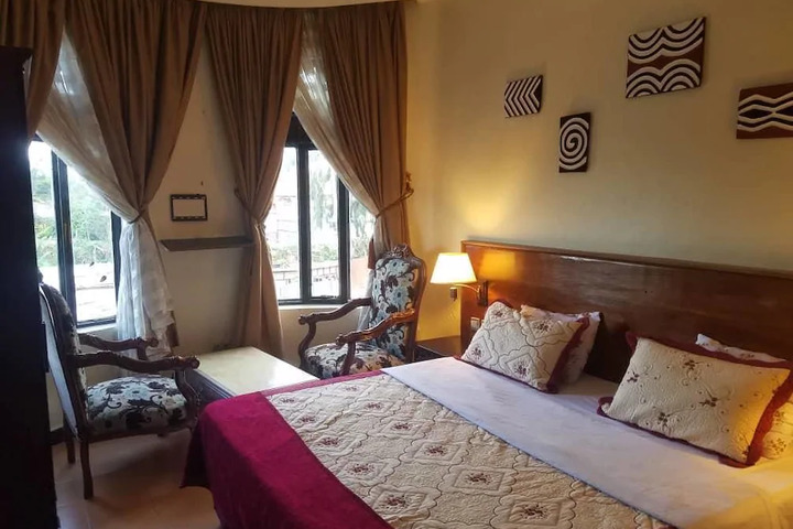 Room 3 of 9