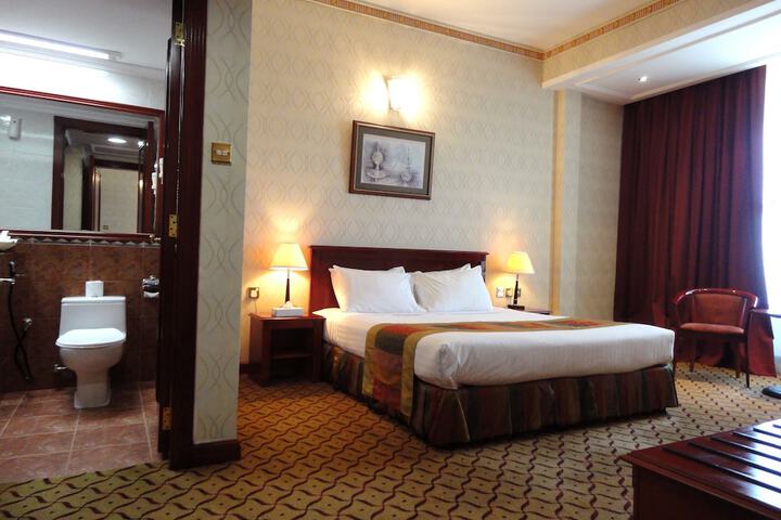 Room 34 of 71
