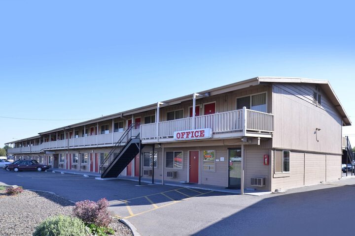 Hotel Entry