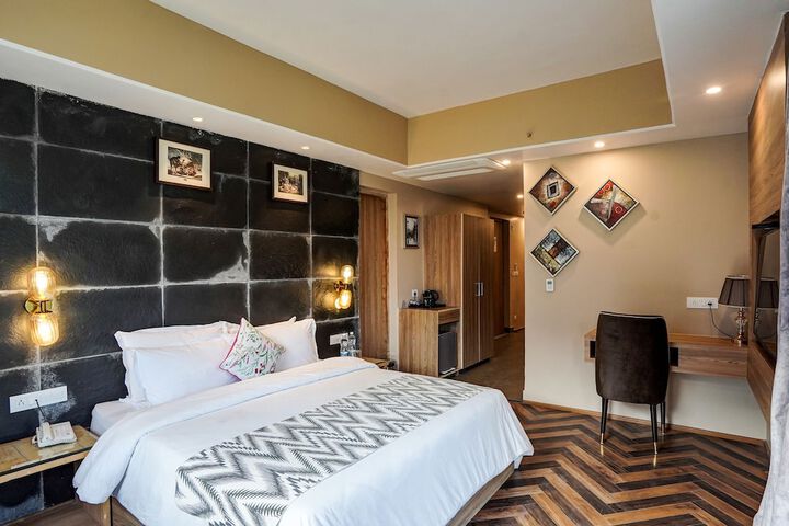 Room 25 of 53