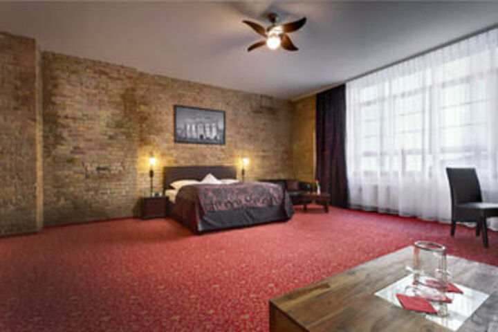 Room 20 of 38