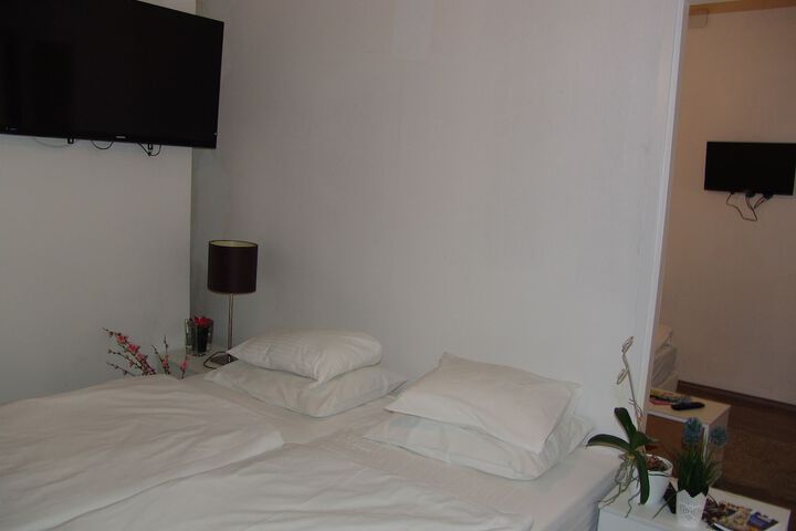 Room 21 of 62