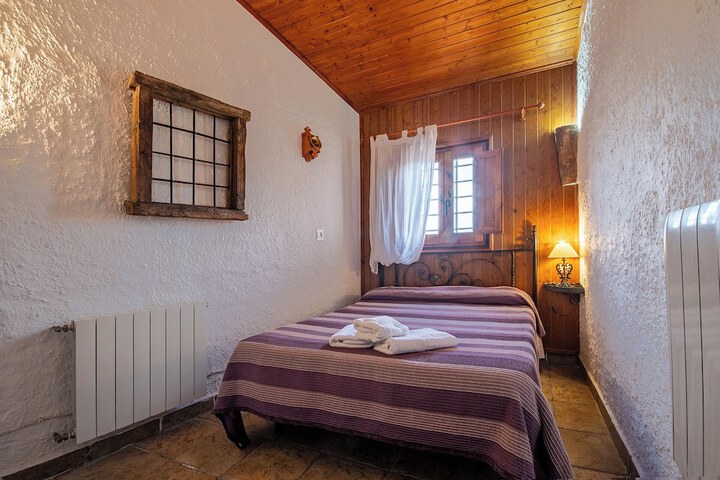 Room 4 of 82