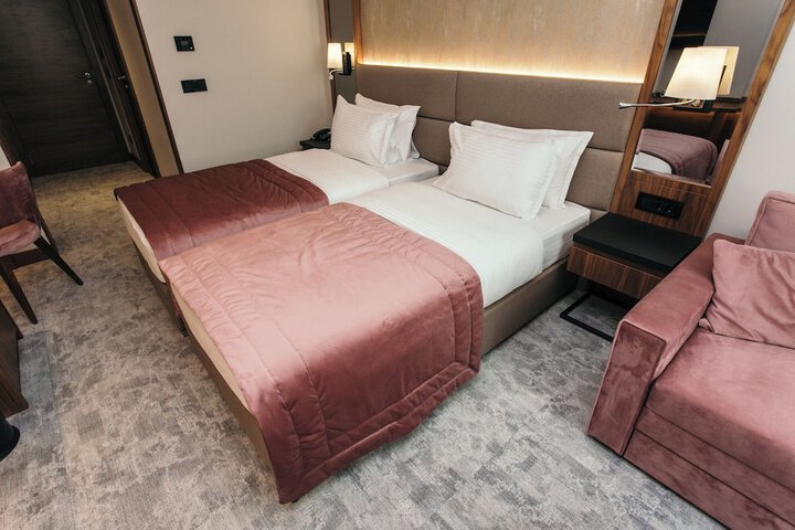 Room 26 of 65