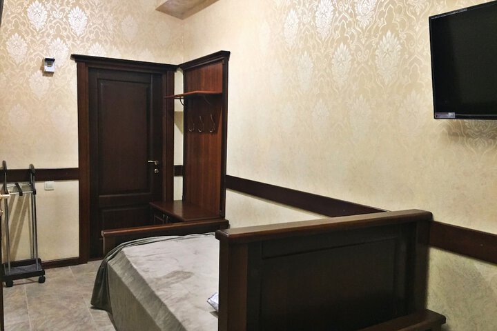 Room 25 of 25