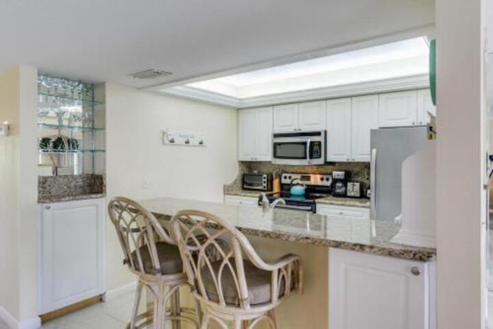 Sanibel Siesta on the Beach Unit 408 2 Bathrooms Condo in Sanibel, FL