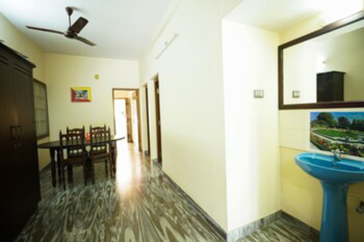 Room 16 of 44