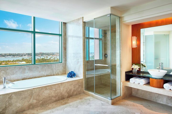 Room 32 of 114