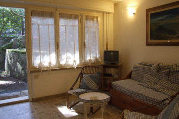 Room 32 of 42