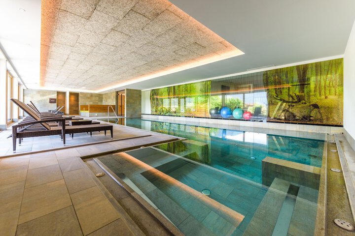 Pool 35 of 61