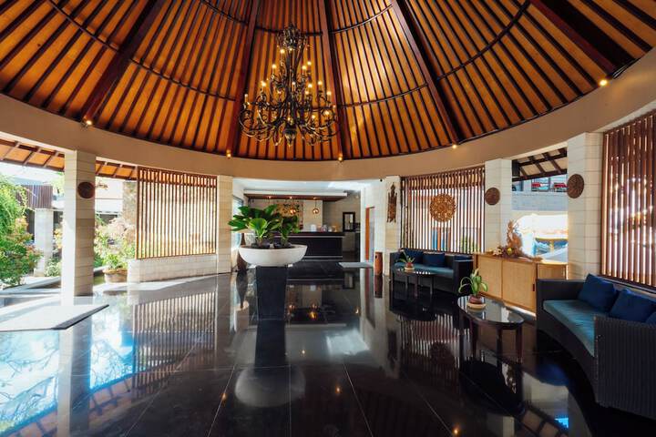 Hotel Lobby