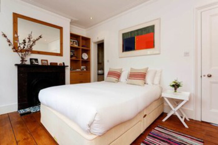 Room 16 of 18