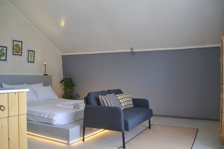 Room 6 of 26