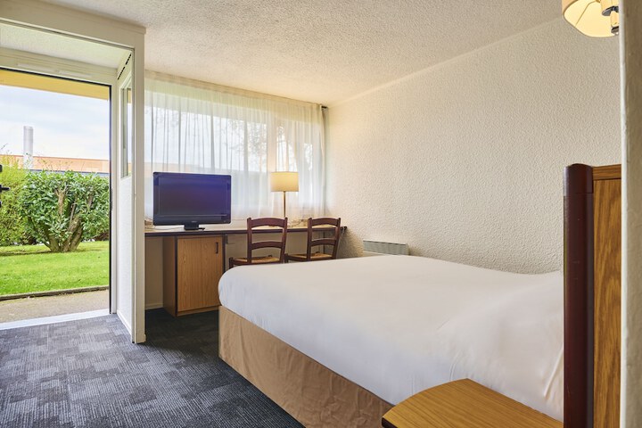 Room 3 of 31
